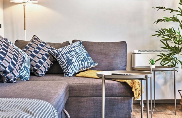 Princess Blue 2 ~ Comfortable Stay in Dining Hub