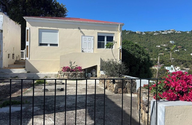 Prindsens Gade Cozy 1-bedroom apartment in lovely Charlotte Amalie with AC, WiFi