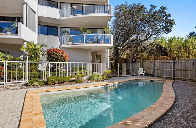 Pristine 2-Bed Apartment with Pool and Balcony