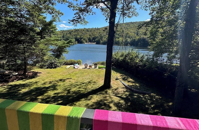 Pristine Renovated Waterfront Retreat