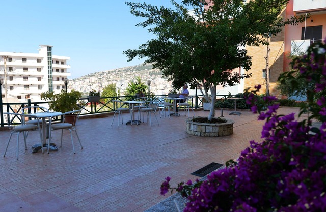Privé City Hotel