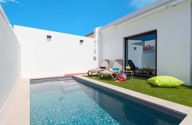 PRIVATE HEATED POOL - Fully refurbished in 2022