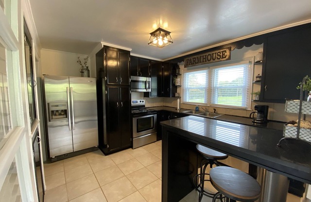 Private 2 Bedroom 1 Bath Charming House on 4 Acres