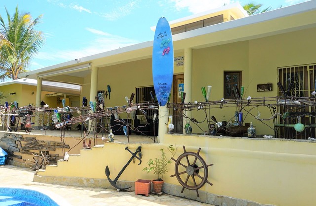 Private 2 Bedroom Vacation Villa Close To Beaches!