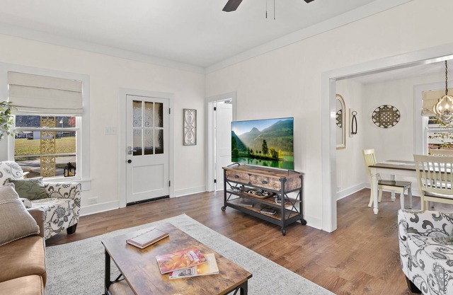 Private 2BR Cottage,LOW cleaning fee near Downtown