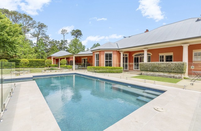 Private 3 Room Queen Suite with Pool in Chanticleer Gardens Estate, Arcadia