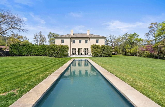 Private 4 Bedroom, 4.5 Bathroom Home w/Pool + Guest House in Napa Valley