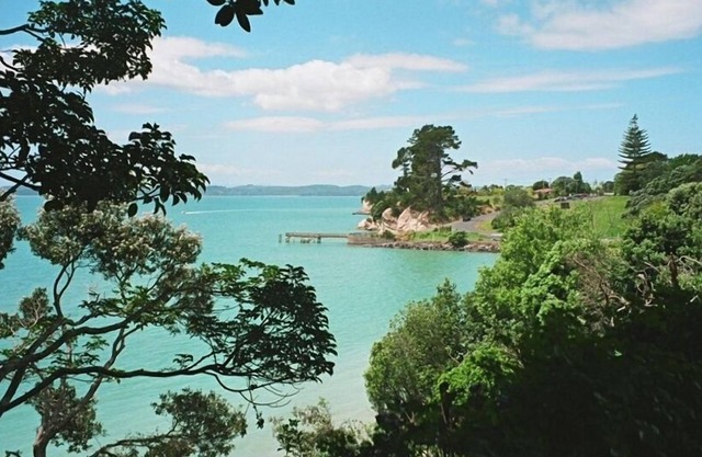 Private and Sunny! Own pathway to Beach