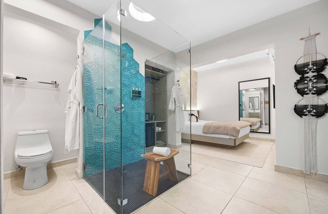 Private Balcony & Outdoor Tub | Adults-Only | Saltwater Pool | Rum Bar | At Oceanpark Beach