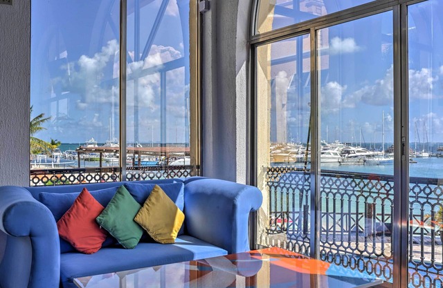 Private Balcony w/Views: Oceanfront Cancun Condo!