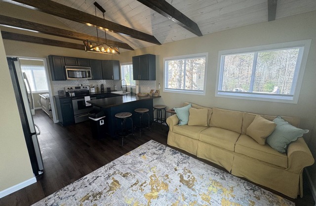 Private Barndominium Guest House