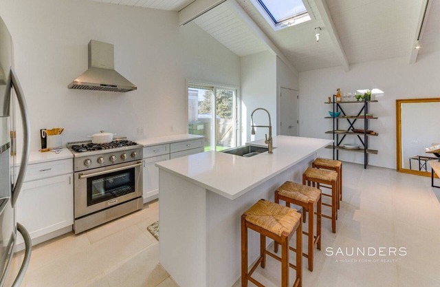 Private beach access with lifegaurd, 3 bedroom, outdoor shower, pool & hottub