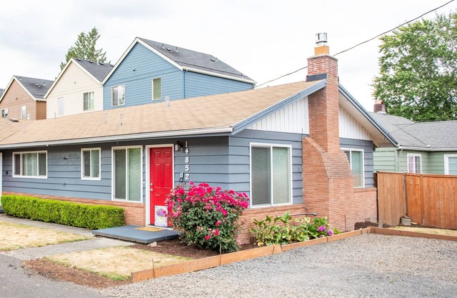 Private Beautiful 2 Bedroom Units w/FAST FREE WIFI