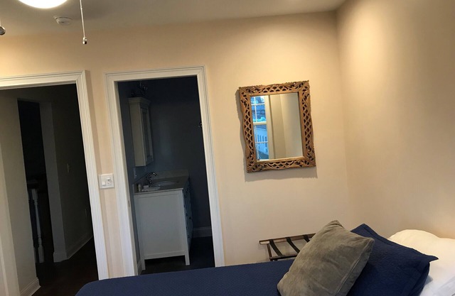 Private Bedroom with private bathroom in a home 2 blocks to beach!