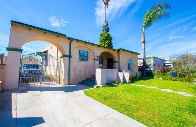 Private bungalow suite in the heart of Los Angeles