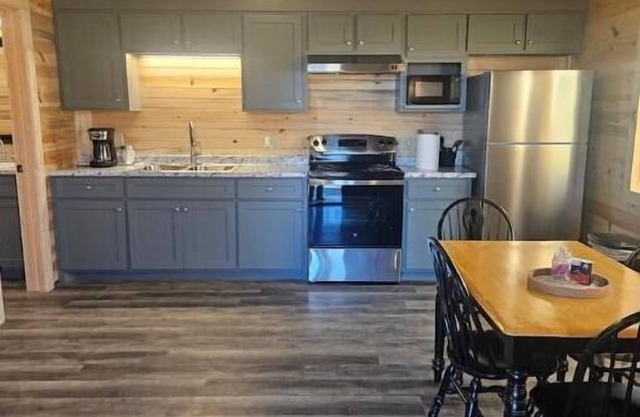 Private Cabin Full Kitchen 1