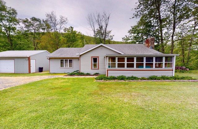 Private Cabin walk to Pine Creek or hike PA Grand Canyon, Summer Fun Chestnut