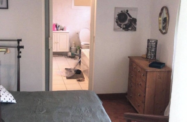 PRIVATE CHAMBER with independent entrance near Cergy
