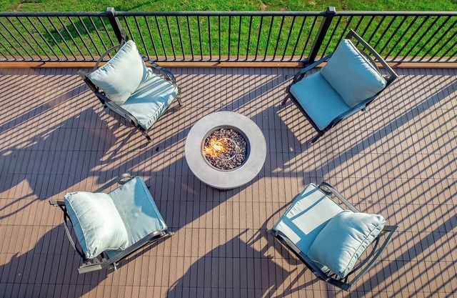 Private Deck | Downtown | Arcade | Walk to River