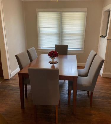 Private downtown cottage