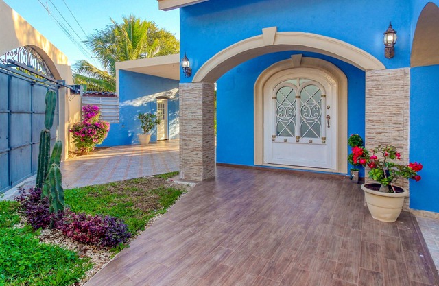 Private Escape with Private Pool, Patio, Grill, Enclosed Yard, & WiFi - Dogs OK