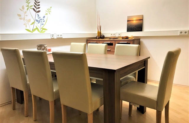 Private family-friendly apartment - 8 people, with WIFI, small garden