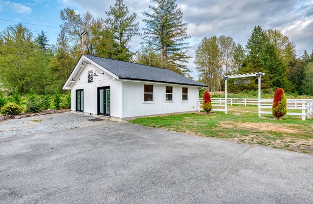Private Farmhouse Estate w/Barn ✔ Wedding, Event