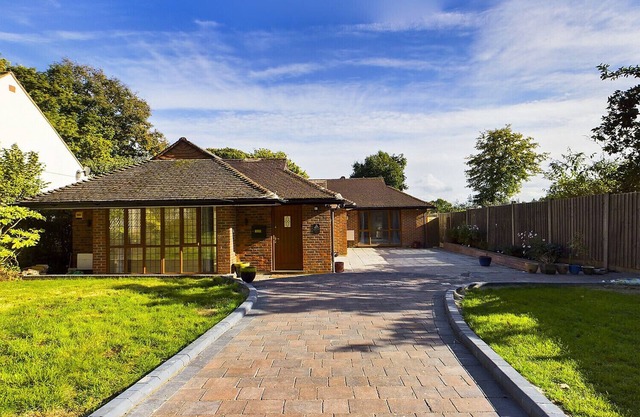 Private Four Bedroom Bungalow in Chertsey