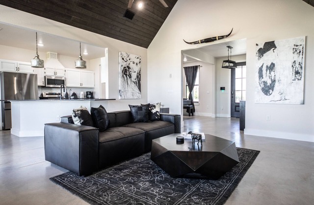 Private gated modern farmhouse in the BBQ capitol of Texas!