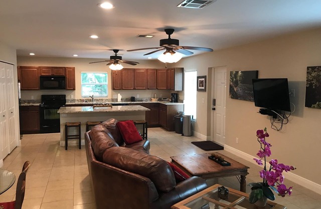 Private Guest House on Acreage