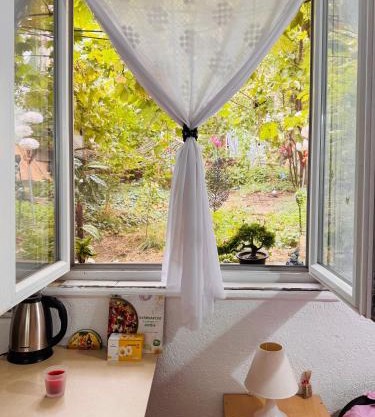 Private Guest Room with Garden Access