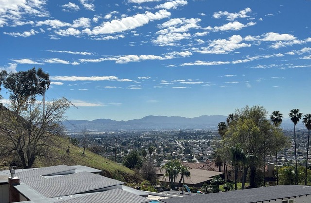 Private Hillside Pool Home with View close to Yaamava and Glen Helen