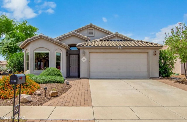 Private home in nice neighborhood with pool. Close to golf, trails and dining