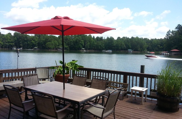 Private home on beautiful Mountain Island Lake in Charlotte