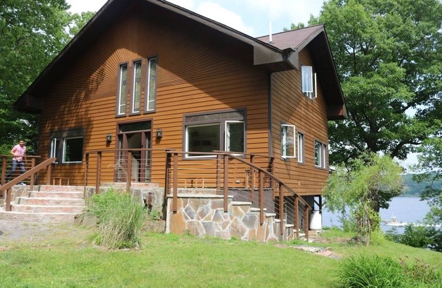 Private Home, Stunning Hudson River Views- 30 min from Hunter Mountain