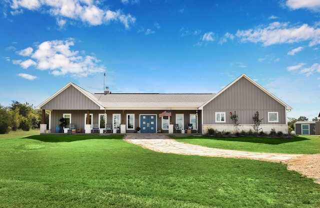 Private home with pool on 3+ acres within 15 minutes of Round Top & Brenham!