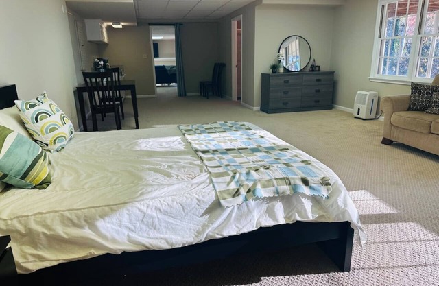 Private, huge walk-out basement, great location