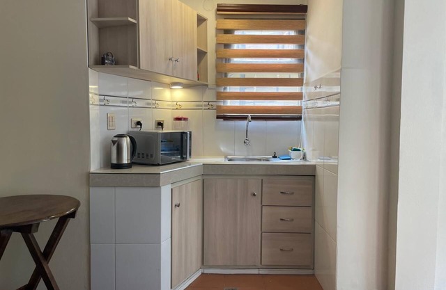 Private independent room with bathroom and kitchenette