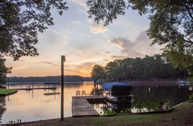 Private Lakefront Oconee cottage! Great View & Location! Peaceful Retreat