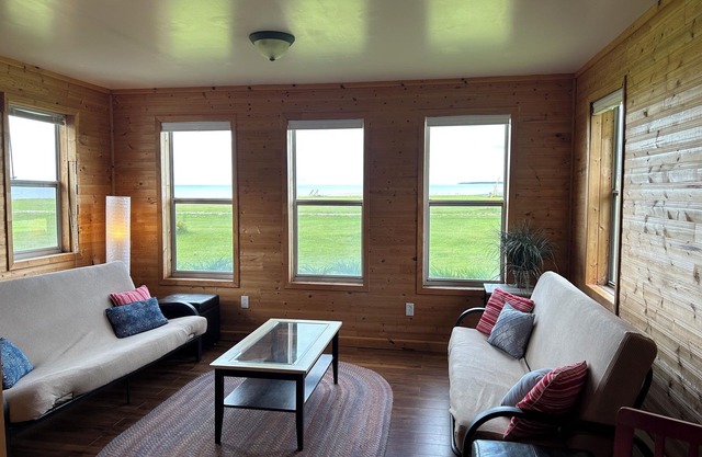 Private little waterfront cottage on PEI’s South Shore