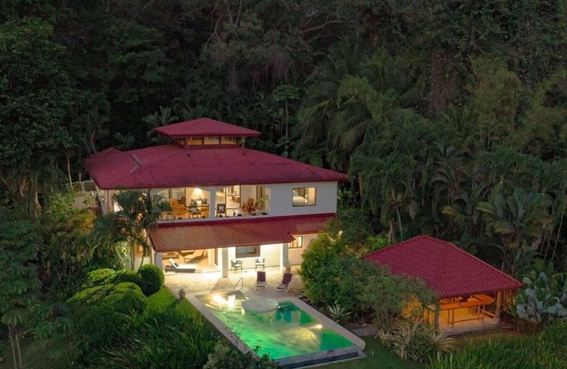 Private Luxury 6 Bedroom Estate Near Marvelous Manuel Antonio AC/WiFi Best Views