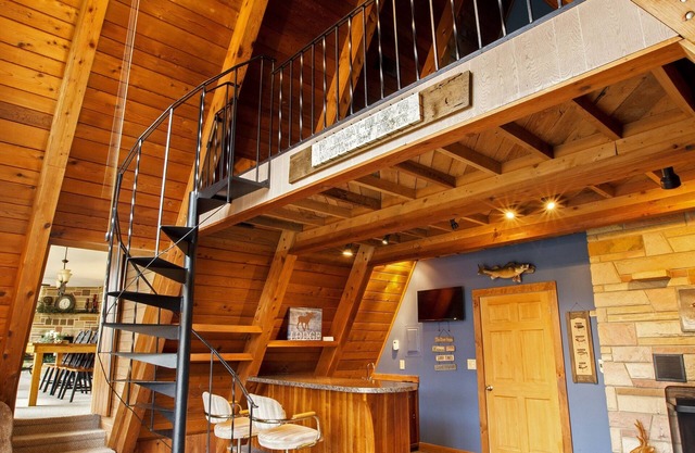 Private Mohican Riverfront - Plenty of Fresh Air - Social Distancing Approved