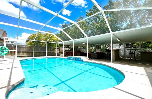 Private Oasis Retreat Heated Pool Hot Tub Beaches