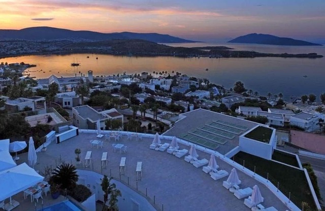 Private Penthouse Just For EXclusive Couples