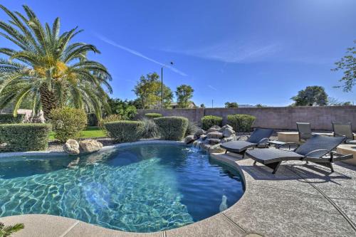 Private Pool and Hot Tub Southeast Gilbert Home