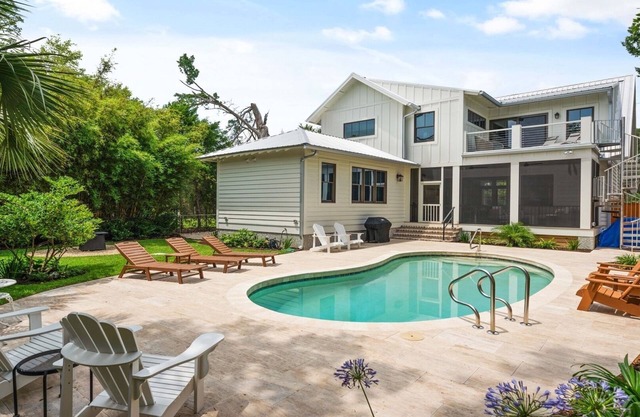 Private Pool | East Beach Cottage | Walk to Beach