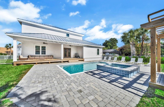 Private Pool-Game Den-Gated Community