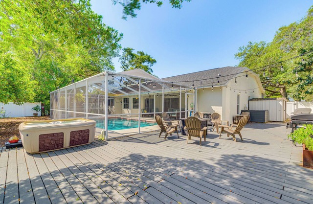 Private Pool & Lanai: Spring Hill Oasis