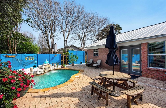 🏖️Private Pool-Pet Friendly-Tiki Bar-3BR Village Oasis