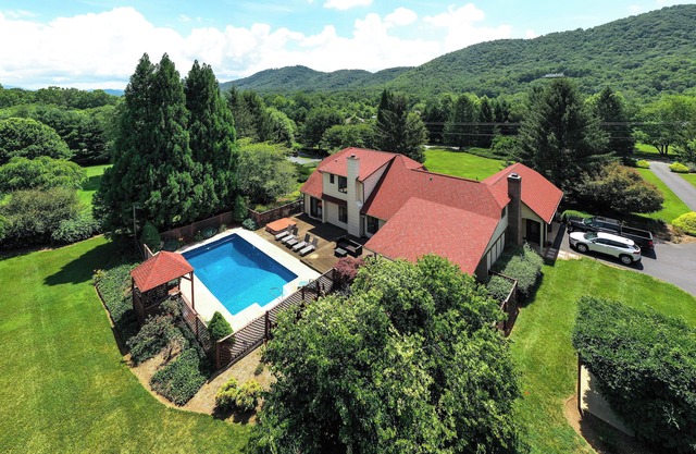 Private Pool, Sleeps 14, Game Room, Hot Tub